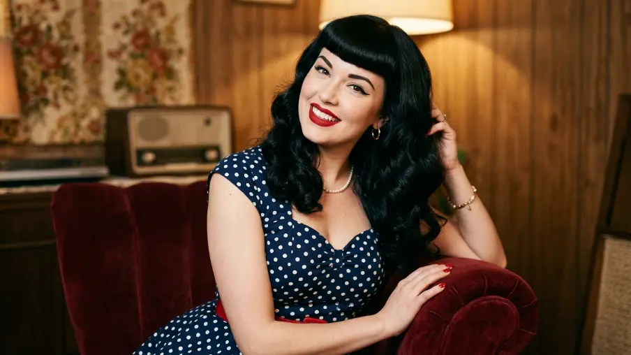 The Bettie Bangs with Pin-Up Waves